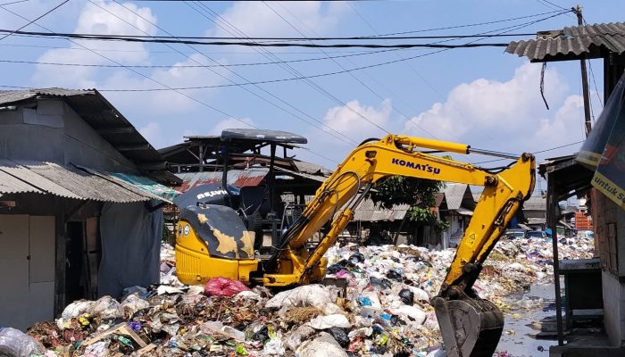 DLH Tasikmalaya Kebut Angkut Sampah di 4 Titik