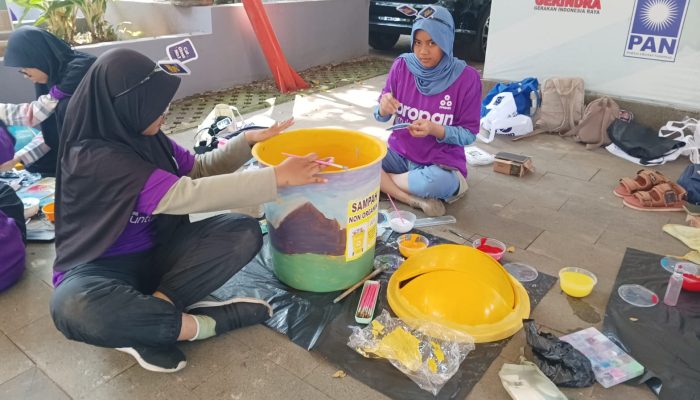 Kolaborasi Pelukis dan Anak-Anak Cimahi, Mengubah Stigma Lewat Warna