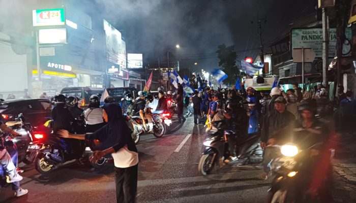 Lautan Biru Kepung Cimahi, Polisi Urai Konvoi Bobotoh