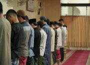 Benarkah Al-Qur’an Tidak Memerintahkan Shalat Lima Waktu?