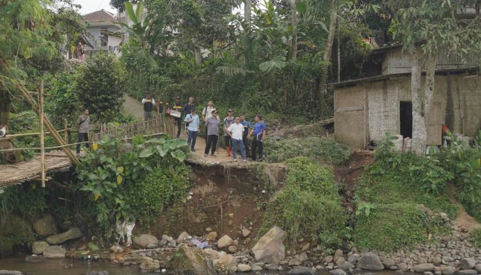 Jembatan Putus di Banjarwangi, Bupati Garut Janji Bangunan Kembali