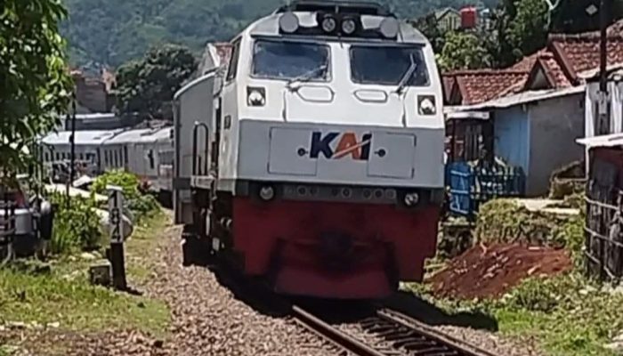 Tiga Warga Tewas Tertemper Kereta Api di KBB dan Cimahi dalam Sehari