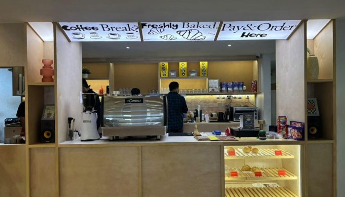 Ngopi Sambil Membaca, Pesona Unik Kinterra Talaga Bodas