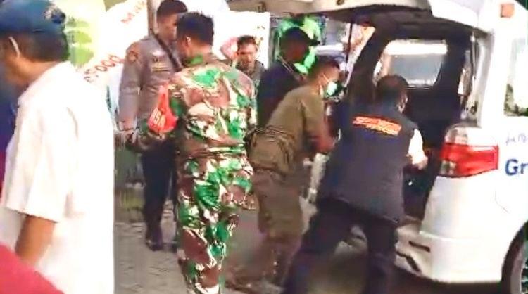 Korban Penembakan Pelaku Curanmor di Evakuasi Ambulance