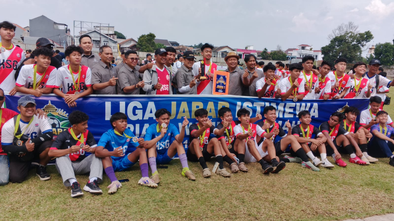 Penutupan Liga Jabar Istimewa Piala Wali Kota Cimahi