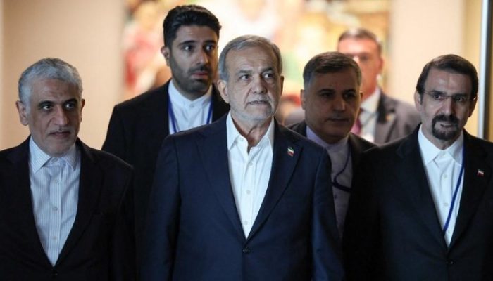Eks Negosiator AS: Iran Tak Akan Menyerah Meski Terus Ditekan Trump