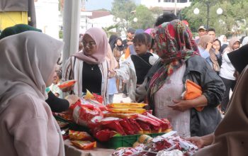 Warga Serbu Pangan Murah Sumedang Jelang Iduladha