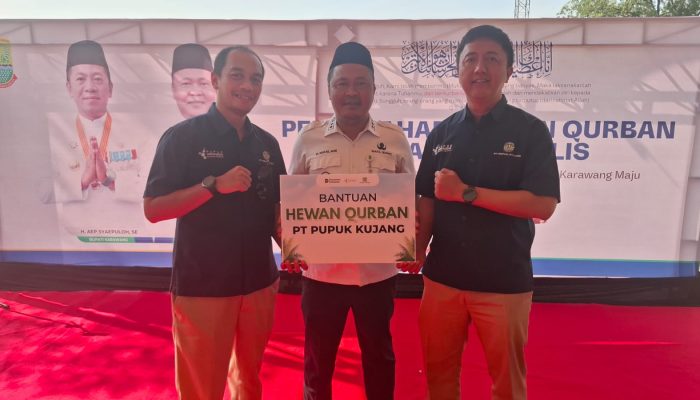 Pupuk Kujang Tebar 54 Hewan Kurban untuk Warga