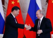 China Main Dua Kaki, Putin Datang Usai Trump Pulang