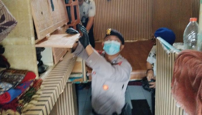 Lapas Kelas IIB Tasikmalaya Razia Kamar Hunian, Petugas Sita Korek Api hingga Besi