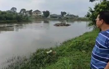 Citarum Dangkal, Banjir Dayeuhkolot Terus Mengganggu
