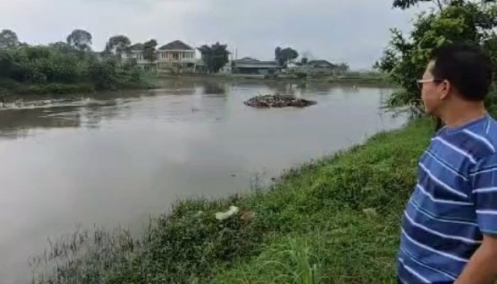 Citarum Dangkal, Banjir Dayeuhkolot Terus Mengganggu