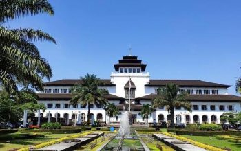 Repdem Kota Bandung Sentil Pemkot : Jangan Kalah Sigap Sama Gubernur