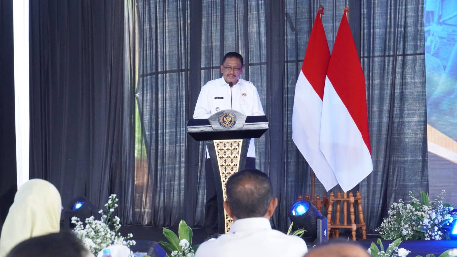 Bupati Sukabumi Asep Japar