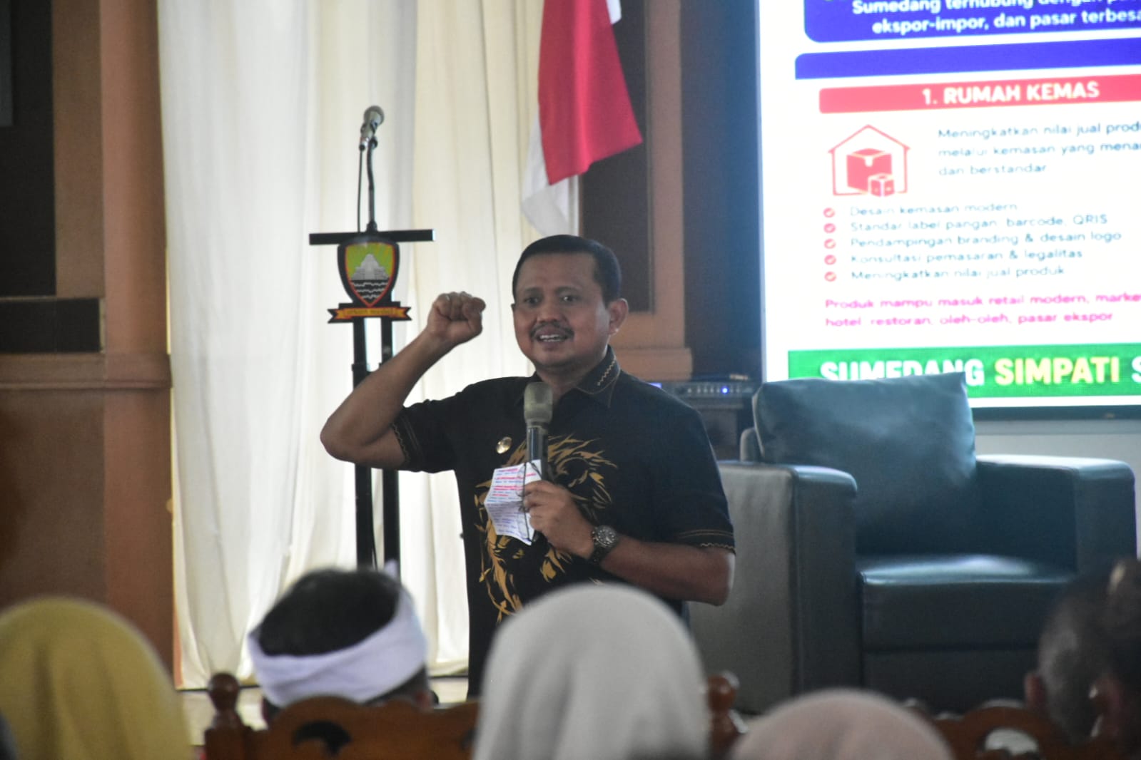Bupati Dony