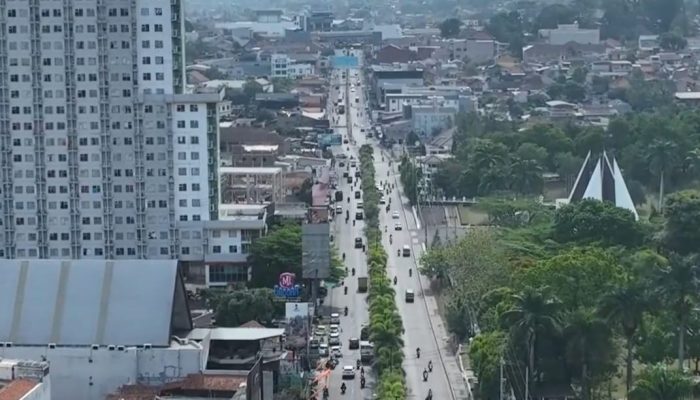 Truk Sumbu Tiga Dilarang Lewat Jatinangor, Dony: Pakai Tol Cisumdawu