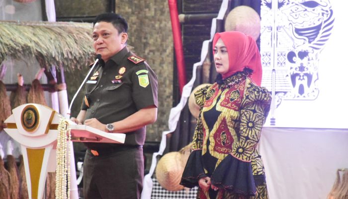 Sutikno Nahkodai Kejati Jabar, Bupati Dony Pasang Harapan