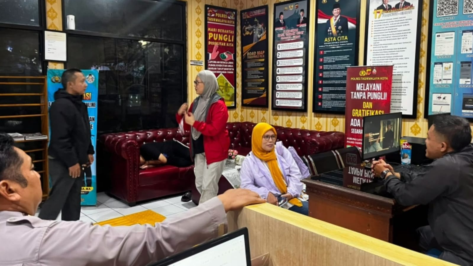 Sisiwi Tersesat