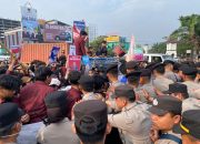 Tol Karawang Barat Lumpuh, Puluhan Mahasiswa Nekat Blokade!