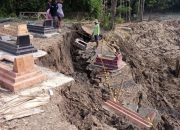 Proyek PU Bikin Longsor: Tiga Makam Raib, 20 Amblas