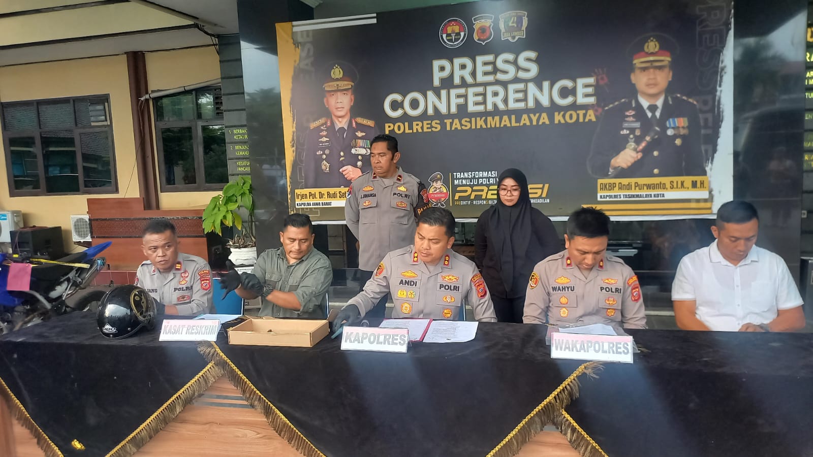 Konfrensi Pers