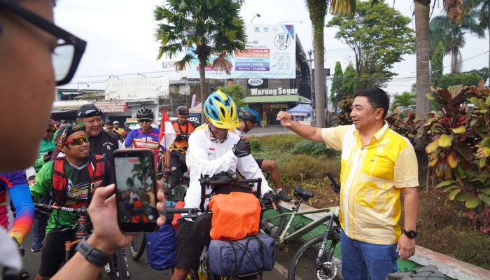 Pesepeda Garut Berangkat Taklukkan Asia, Target Mekkah Tiga Bulan