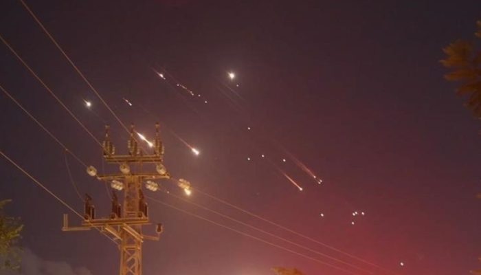 Iran Hujani Israel dengan Rudal, Peringatan Stop Serangan ke Lebanon