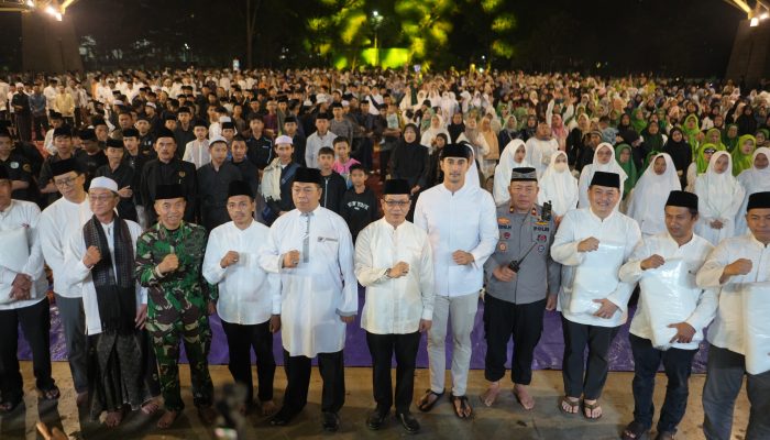 KDS Pimpin Pawai Obor 31 Kecamatan, Ulama dan Umara Bersatu di Soreang