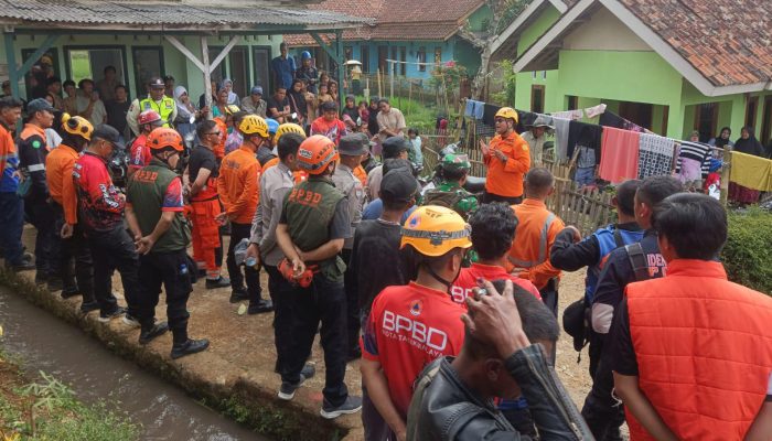 Pria 22 Tahun Ditemukan Tewas Tergantung di Jembatan KA
