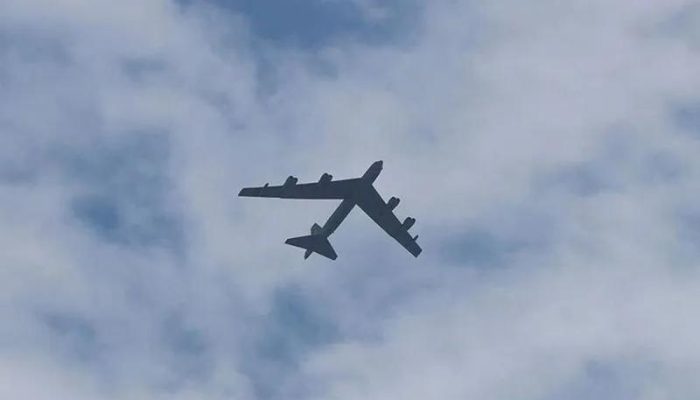 Angkatan Udara AS Selidiki Kecelakaan Pesawat Pengebom B-52 di California