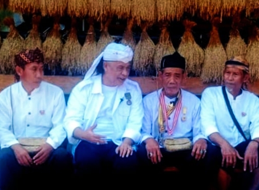 Abah Anton di Mandengarkan Aspirasi Sesepuh Kampung Kuta