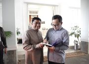 Bedah Buku Babad Alas, Bupati Garut Bekali ASN Wamendagri