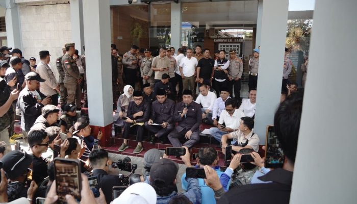 Relawan MBG Turun ke Jalan! Bupati Garut Beri Dukung Penuh