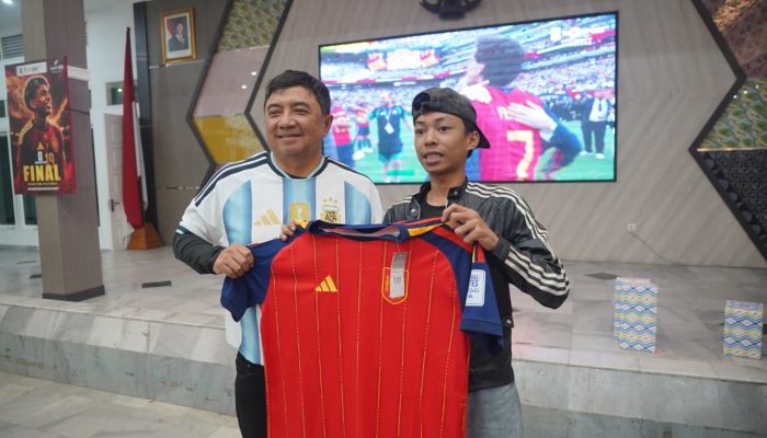 Bupati Garut Nobar Final Piala Dunia: Spanyol Juara!