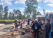 Desa Giriawas Garut Perbaiki Jalan Sendiri