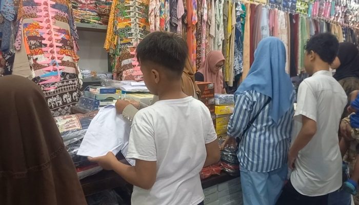Squad Hijrah Belanja Perlengkapan Sekolah Bersama Anak Yatim