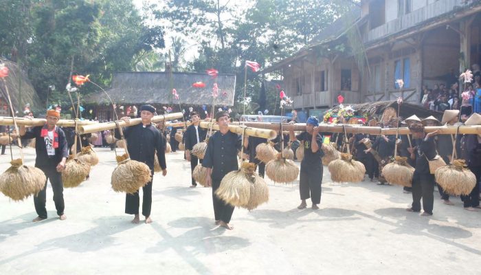 Seren Taun Kasepuhan Sinaresmi, Tradisi Sejak 447 Tahun Lalu!