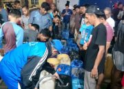 Warga terdampak kekeringan Bandung Barat menerima distribusi air bersih