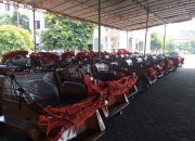 Ratusan becak listrik bantuan Presiden Prabowo yang akan disalurkan kepada abang becak lansia di Kabupaten Sumedang.