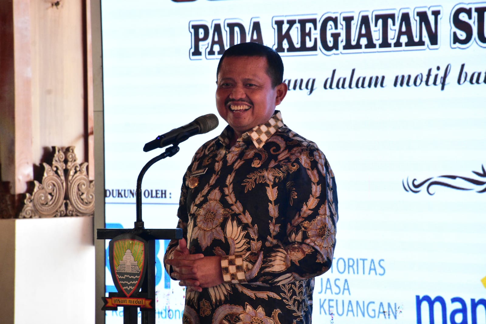 Bupati Sumedang Dony Ahmad Munir membuka Sumedang Ngabatik 2026