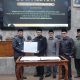Bupati Garut Abdusy Syakur Amin menghadiri Rapat Paripurna DPRD tentang penandatanganan KUA-PPAS APBD