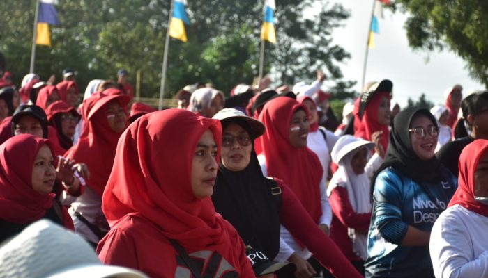 Jalan Sehat dan Doorprize Meriahkan Cibeureum Wetan Walkers