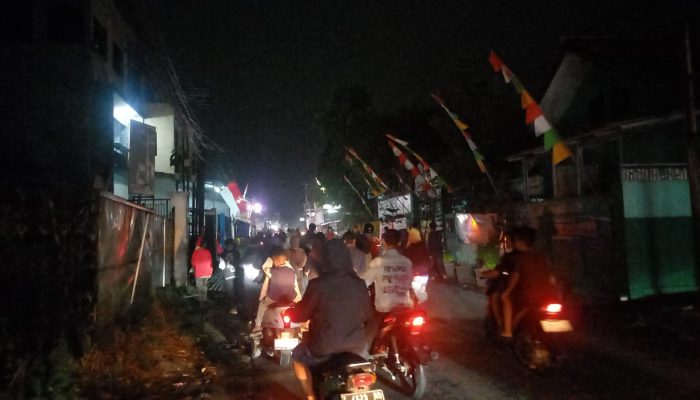 Malam Jelang 17 Agustus, Warga Kota Tasikmalaya Tumpah Ruah Ikuti Pawai Kemerdekaan