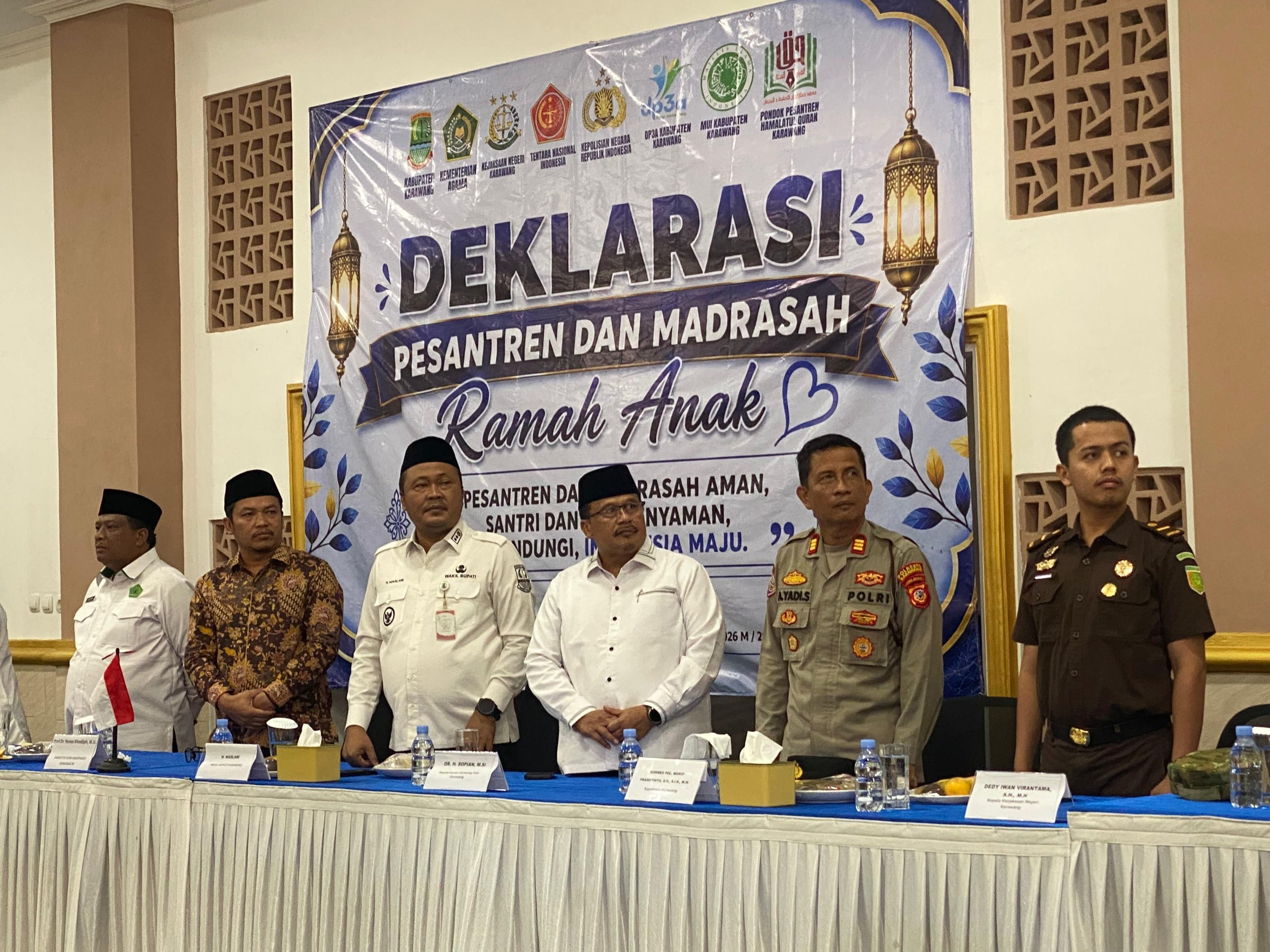 Karawang jadi yang pertama di Jabar deklarasikan Pesantren Ramah Anak. Wabup hadiri, fokus hapus bullying.