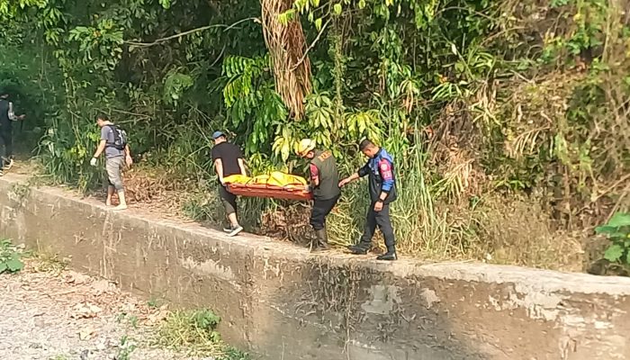 Tasik Geger! Jenazah Pria Misterius Ditemukan di Dasar Sungai