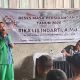 Anggota DPRD Kota Cimahi Rika Lis Indarti berbicara di hadapan ratusan warga saat reses di Kampung Cileuweung, Cipageran, mendesak perbaikan infrastruktur dan drainase yang tersumbat sampah.
