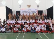 Sekda Sukabumi H. Ade Suryaman menyambut 60 siswa SRMP 7 pada kegiatan penerimaan di Cibadak.