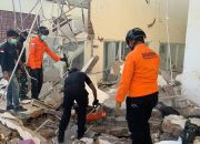 BMKG: Gempa M7,7 di NTT Dipicu Sesar Naik Busur Belakang Flores