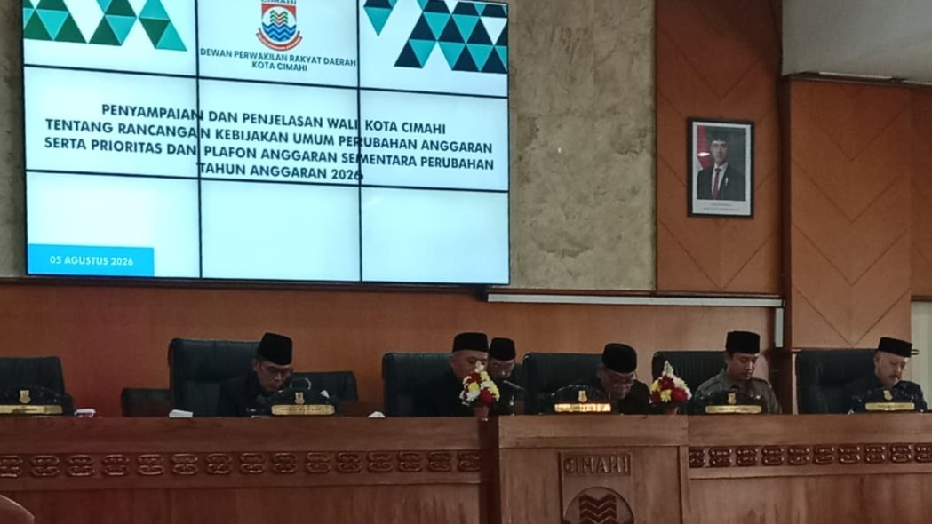 Pemkot Cimahi mengusulkan perubahan APBD 2026 dengan memangkas belanja daerah Rp104 miliar dan menaikkan pendapatan Rp27 miliar.