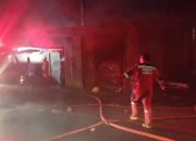 Gudang Rongsok di Tasikmalaya Ludes Terbakar, Api Padam Setelah Dua Jam